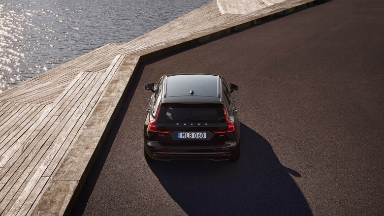 Volvo V60 2.0 B4P Plus Dark 5dr Auto [7 speed] Petrol Estate